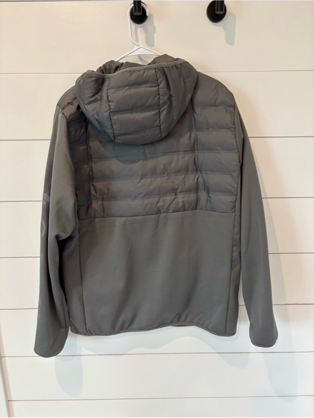 Lot of 2-Large Columbia PFG Black 1/4 Zip and Gray hooded Jacket. - Picture 7 of 7